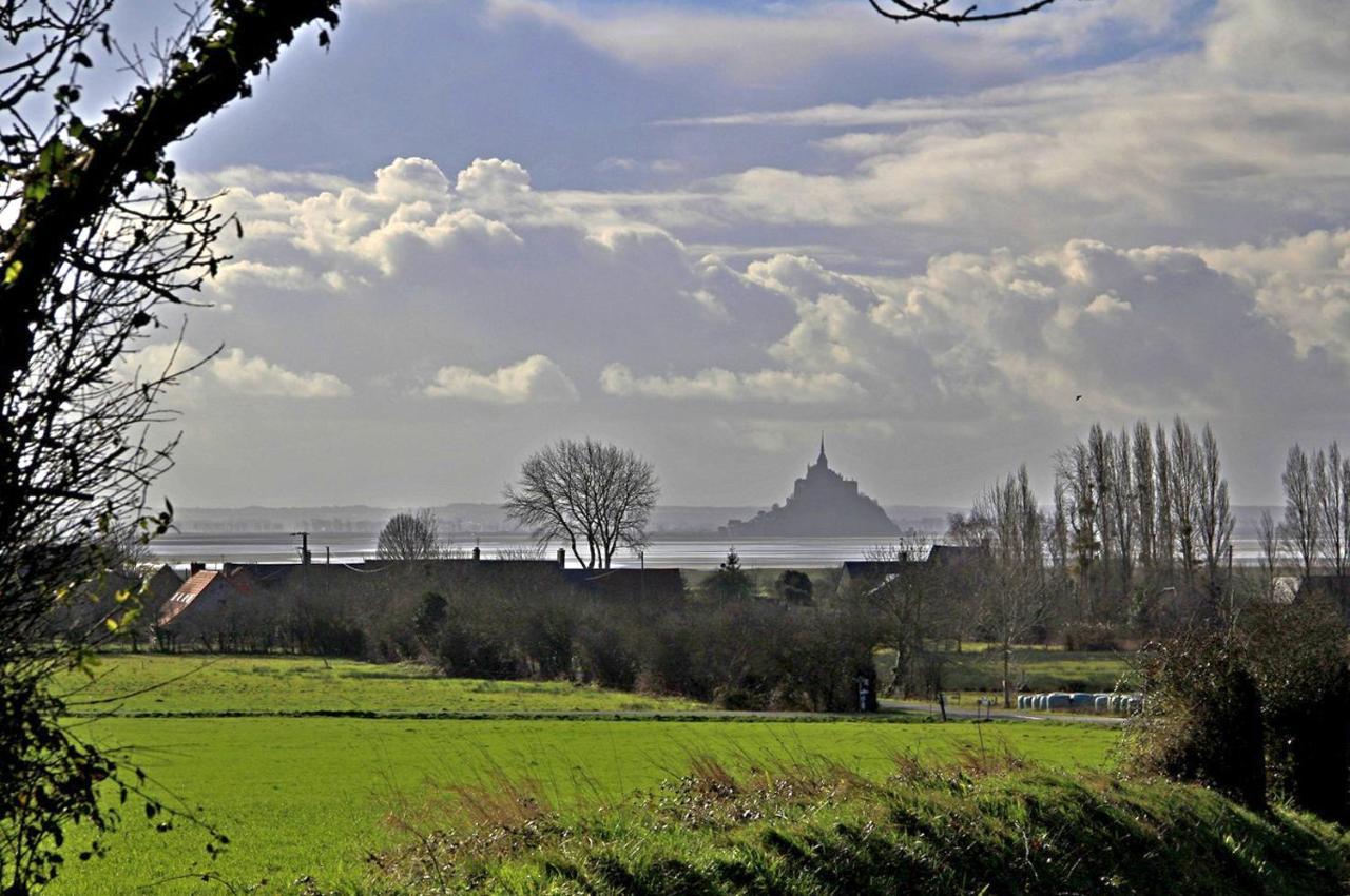 Entre Mont St Michel Et Merveille Vains Exterior foto