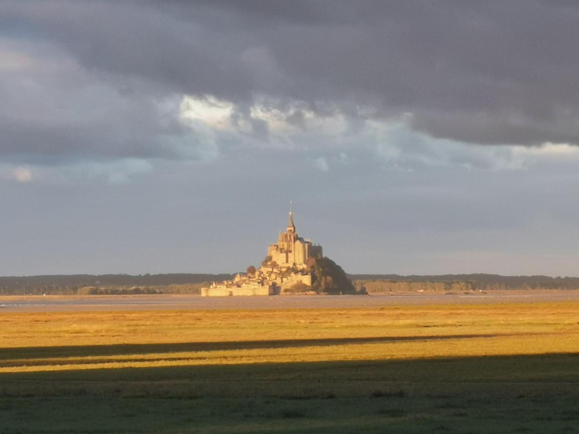 Entre Mont St Michel Et Merveille Vains Exterior foto